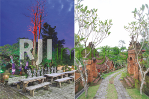 Meja kursi kuno pada area depan & Landscape dengan nuansa Bali