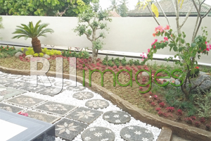 Taman dengan konsep sederhana